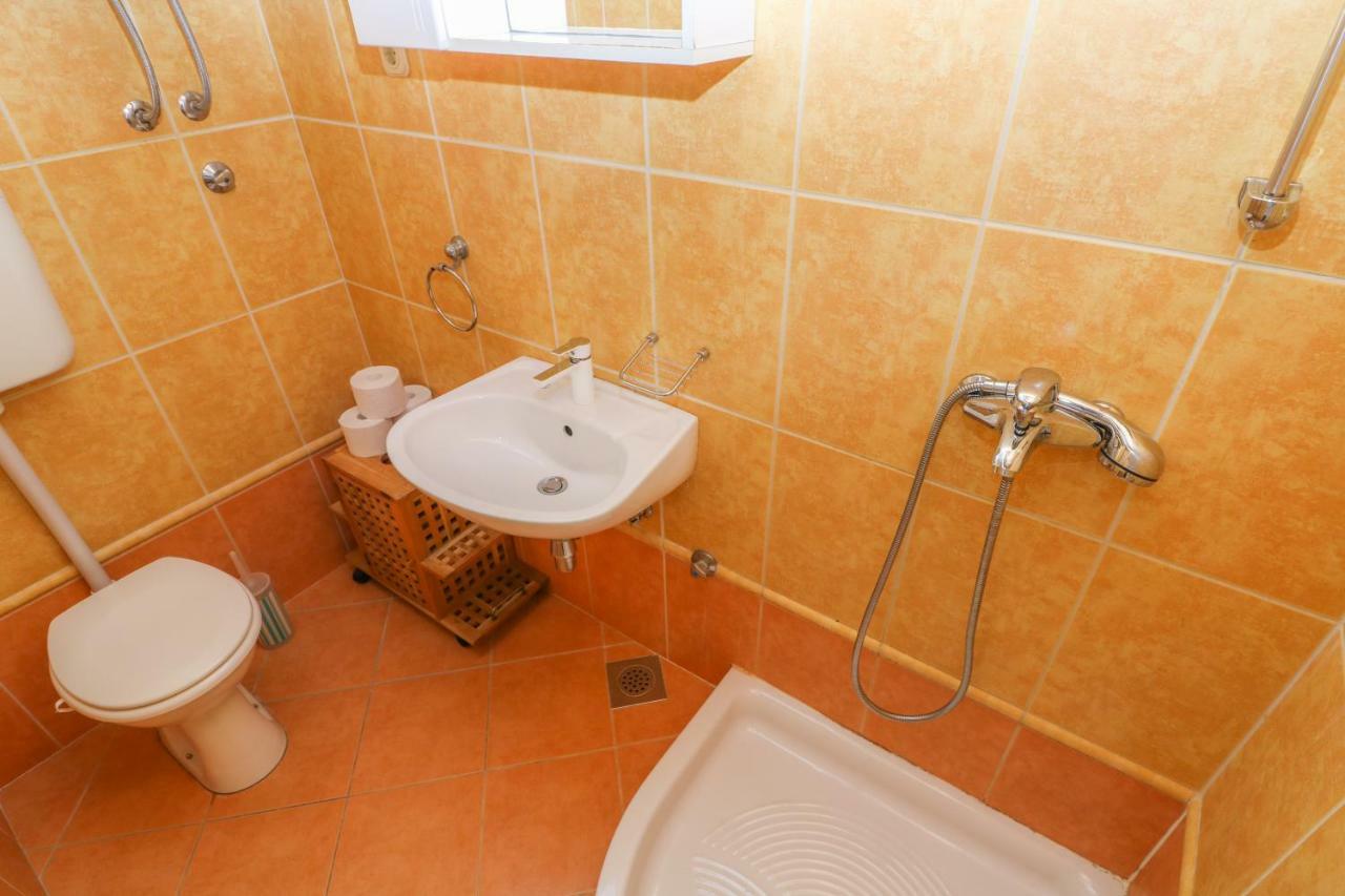 באסקה Apartments Ines מראה חיצוני תמונה
