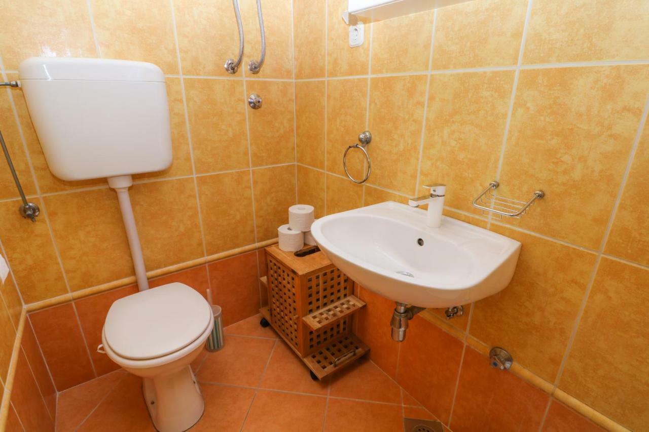 באסקה Apartments Ines מראה חיצוני תמונה